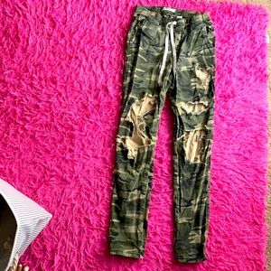 Vibrant M.I.U ripped skinny jeans